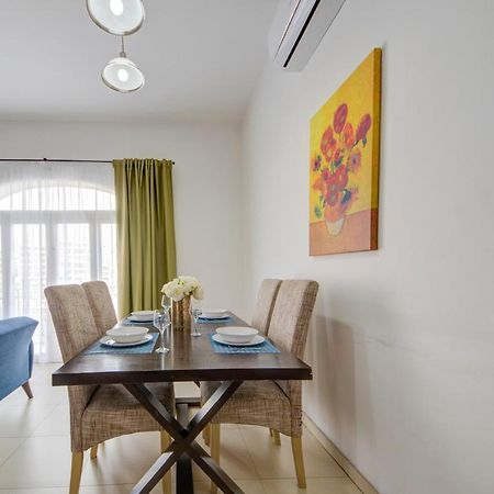 St Julians 2 Bedroom Apartment With Commanding Seaviews By Shortletsmalta Saint Julian's Luaran gambar