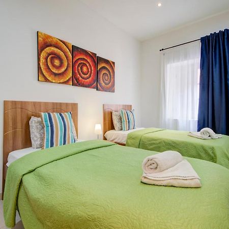 St Julians 2 Bedroom Apartment With Commanding Seaviews By Shortletsmalta Saint Julian's Luaran gambar