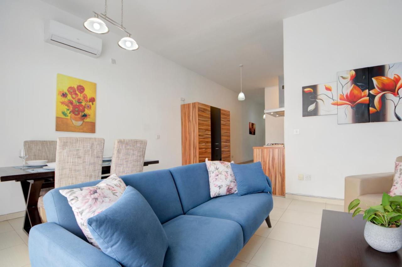 St Julians 2 Bedroom Apartment With Commanding Seaviews By Shortletsmalta Saint Julian's Luaran gambar