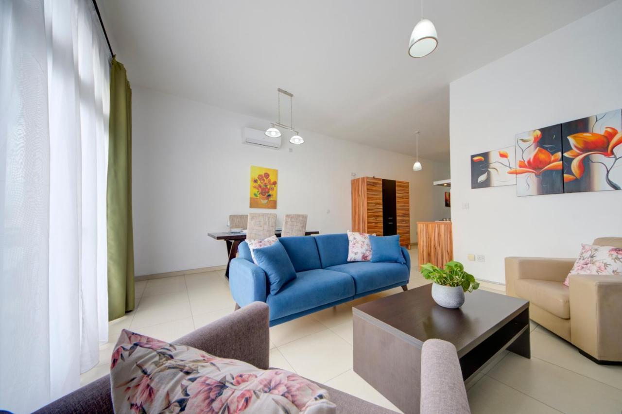 St Julians 2 Bedroom Apartment With Commanding Seaviews By Shortletsmalta Saint Julian's Luaran gambar