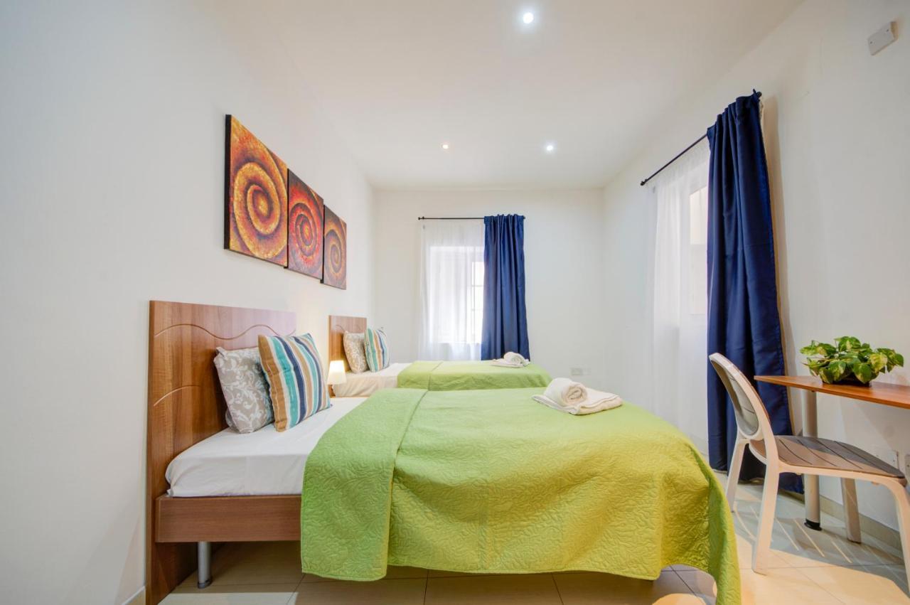 St Julians 2 Bedroom Apartment With Commanding Seaviews By Shortletsmalta Saint Julian's Luaran gambar