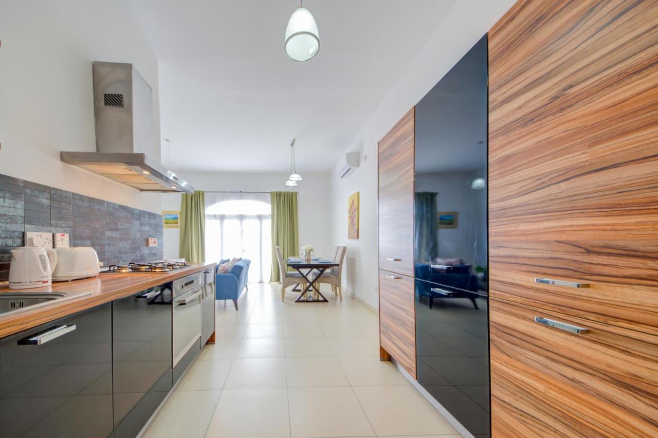 St Julians 2 Bedroom Apartment With Commanding Seaviews By Shortletsmalta Saint Julian's Luaran gambar