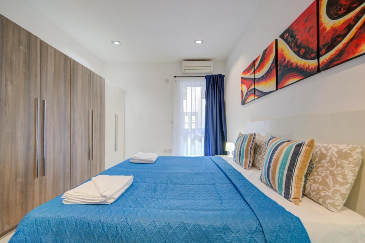 St Julians 2 Bedroom Apartment With Commanding Seaviews By Shortletsmalta Saint Julian's Luaran gambar