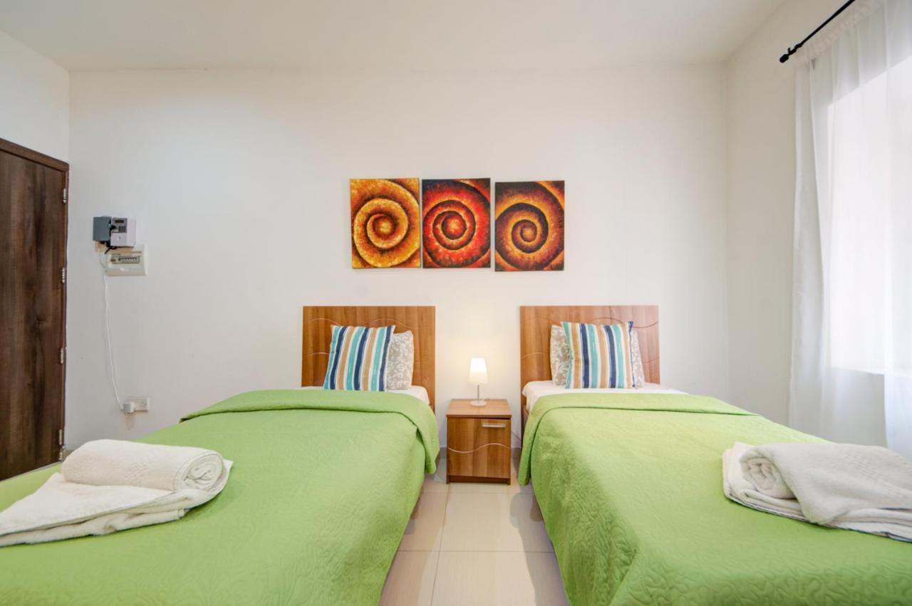 St Julians 2 Bedroom Apartment With Commanding Seaviews By Shortletsmalta Saint Julian's Luaran gambar