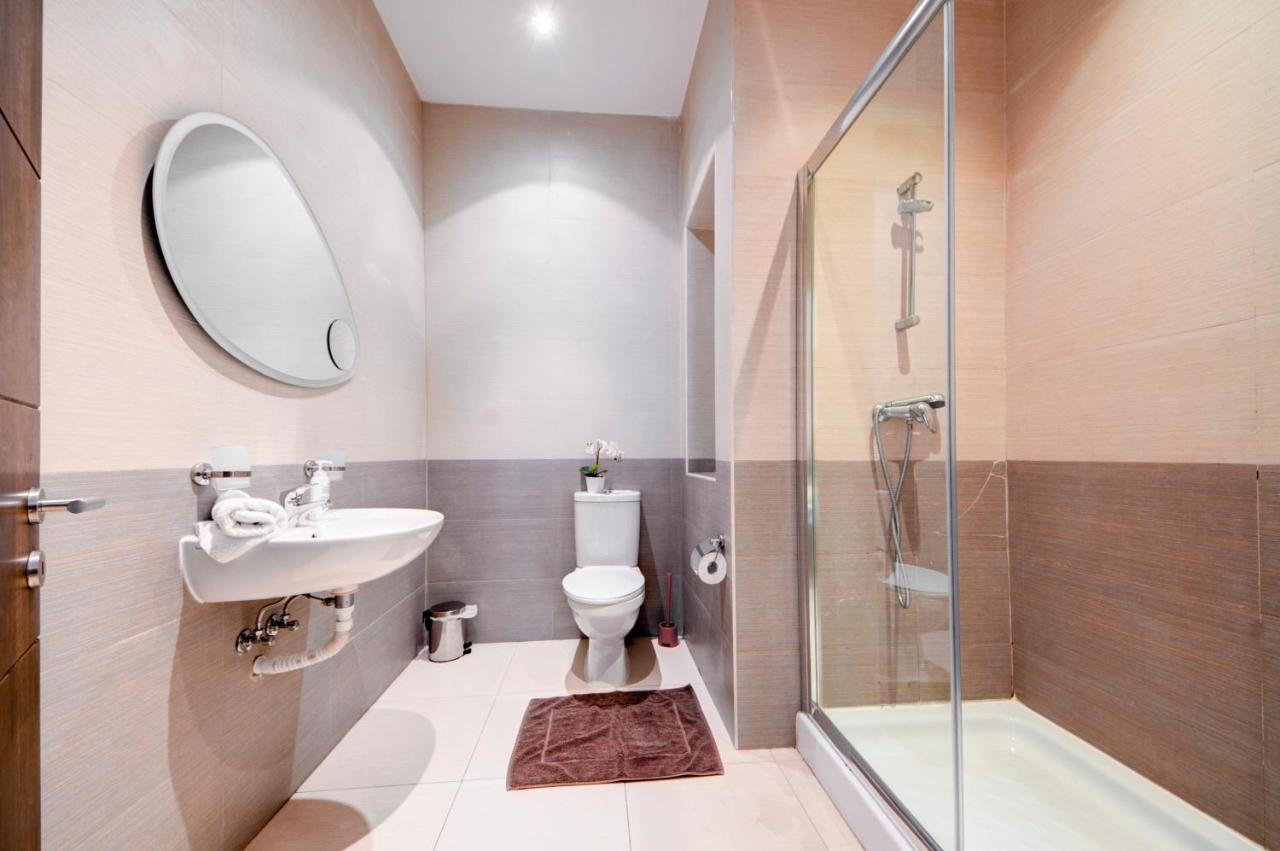 St Julians 2 Bedroom Apartment With Commanding Seaviews By Shortletsmalta Saint Julian's Luaran gambar